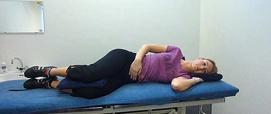 vrouw-oefening-2-hoe-kan-ik-de-bekkenbodemspieren-aanspannen-en-ontspannen-1